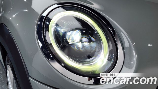 MINI Cooper 5-Door Classic Plus 3rd 2022 — фото 28