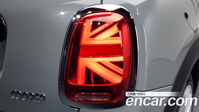 MINI Cooper 5-Door Classic Plus 3rd 2022 — фото 29