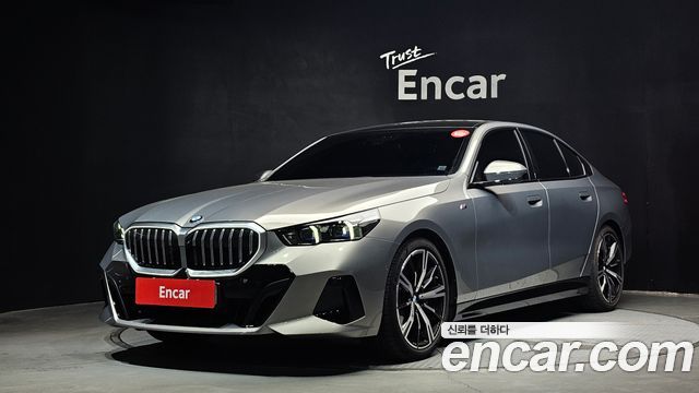 BMW 5 Series (G60) 530i xDrive M Sport 2025 — фото 1