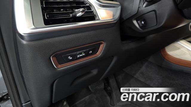 BMW X7 (G07) xDrive 40i Design Pure Excellence 7-Seater 2025 — фото 34