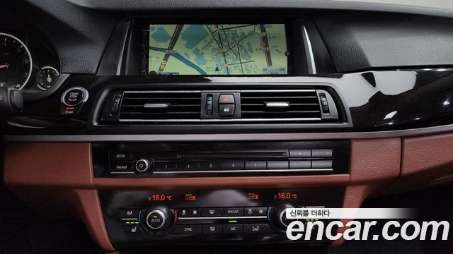BMW 5 Series (F10) 528i xDrive M Aero Dynamic 2016 — фото 17