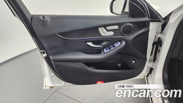 Mercedes-Benz C-Class (W205) C220 d 4MATIC 2021 — фото 30