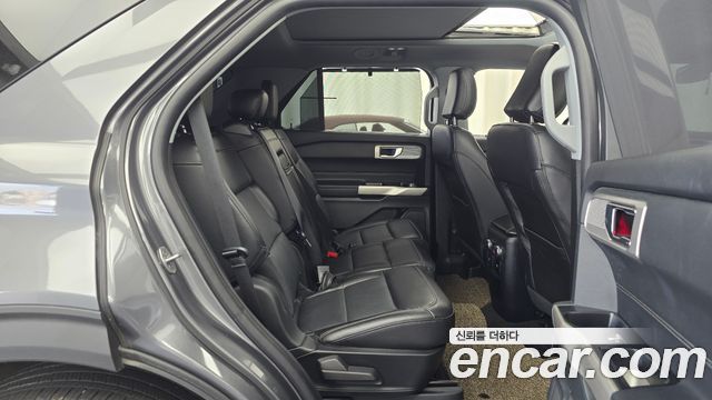 Ford Explorer (VI) 2.3 LimIted 4WD 2021 — фото 11