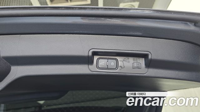 Ford Explorer (VI) 2.3 LimIted 4WD 2021 — фото 32