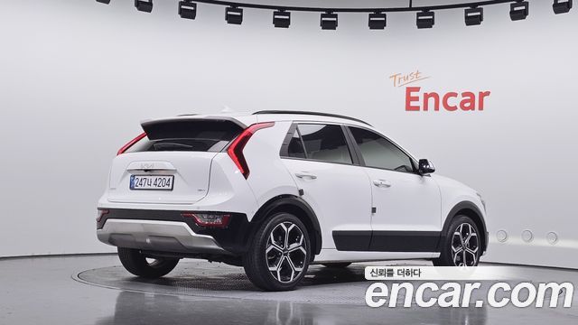 Kia Niro Signature 2022 — фото 2