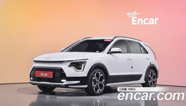 Kia Niro Signature 2022 — фото 1