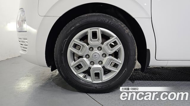 Hyundai Staria L3.5 Cargo 5-Seater Modern 2024 — фото 5