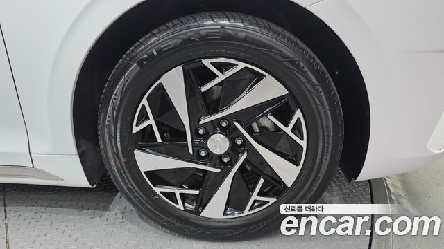Hyundai Grandeur Hybrid (IG) Le Blanc 2023 — фото 21