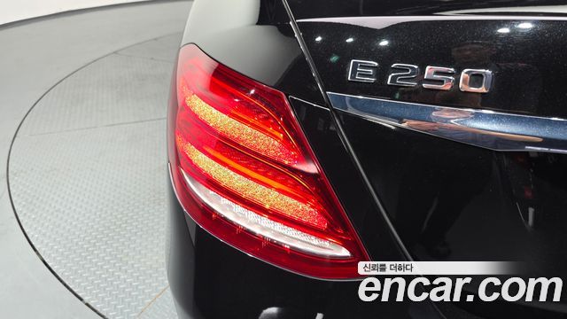 Mercedes-Benz E-Class (W213) E250 Avantgarde 2020 — фото 23