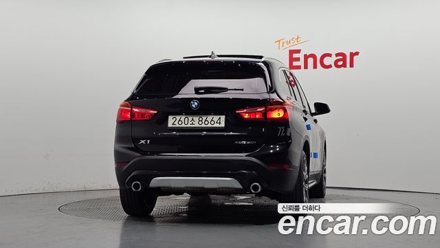 BMW X1 (F48) xDrive 20i xLine 2022 — фото 4