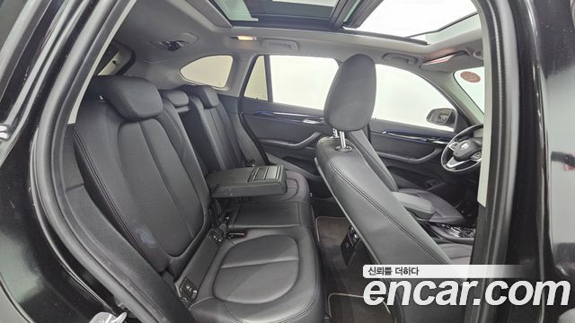 BMW X1 (F48) xDrive 20i xLine 2022 — фото 17