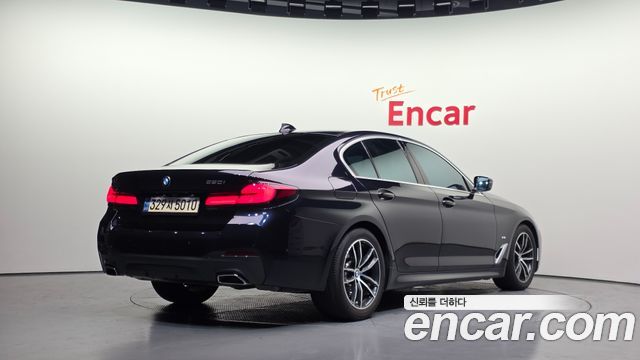 BMW 5 Series (G30) 520i M Sport 2022 — фото 2