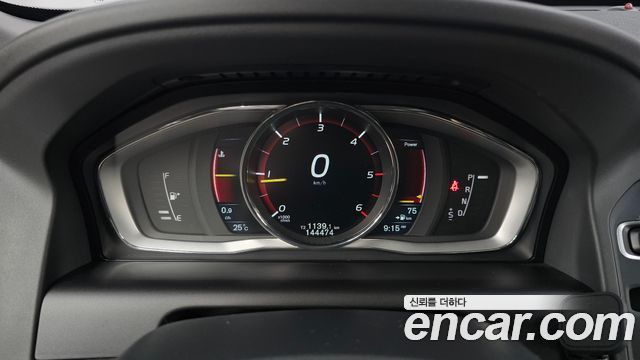 Volvo XC60 D3 1st 2016 — фото 8