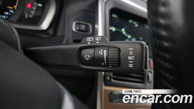 Volvo XC60 D3 1st 2016 — фото 19