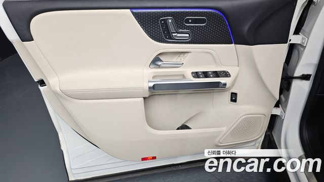 Mercedes-Benz GLB-Class (X247) GLB200 d 2024 — фото 24