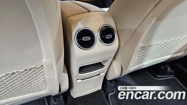 Mercedes-Benz GLB-Class (X247) GLB200 d 2024 — фото 31