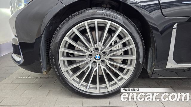 BMW 7 Series (G11) 745Le iPerformance Design Pure Excellence 2021 — фото 5