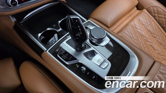 BMW 7 Series (G11) 745Le iPerformance Design Pure Excellence 2021 — фото 9