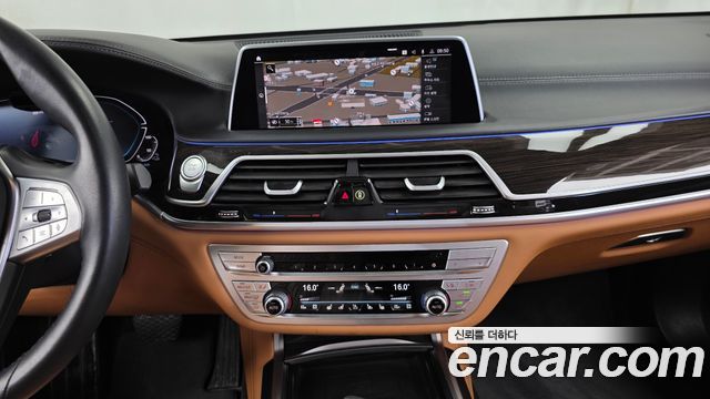 BMW 7 Series (G11) 745Le iPerformance Design Pure Excellence 2021 — фото 14