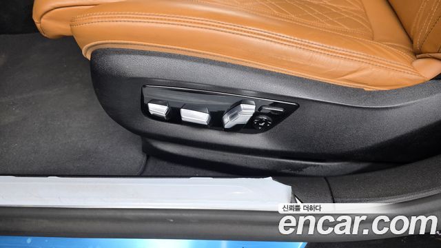 BMW 7 Series (G11) 745Le iPerformance Design Pure Excellence 2021 — фото 31