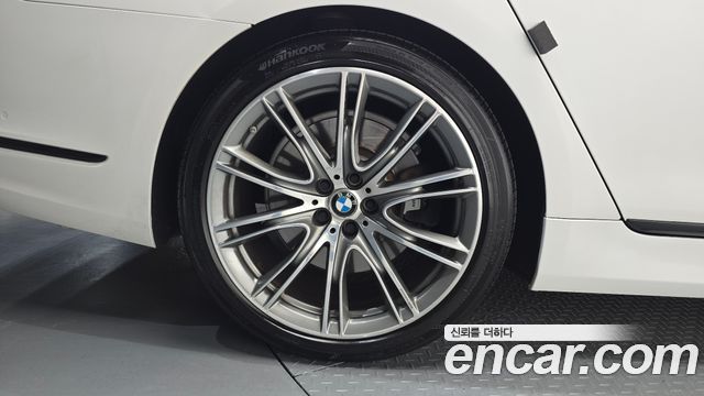 BMW 7 Series (G11) 750Li xDrive Design Pure Excellence Prestige 2020 — фото 5