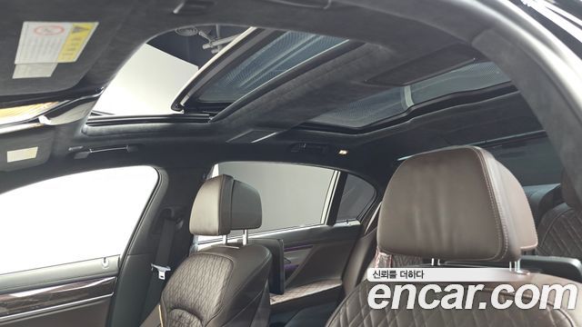 BMW 7 Series (G11) 750Li xDrive Design Pure Excellence Prestige 2020 — фото 21