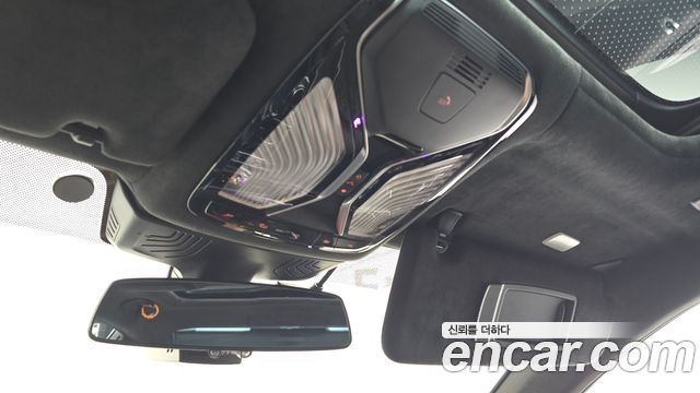 BMW 7 Series (G11) 750Li xDrive Design Pure Excellence Prestige 2020 — фото 24