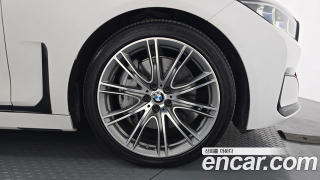 BMW 7 Series (G11) 750Li xDrive Design Pure Excellence Prestige 2020 — фото 27