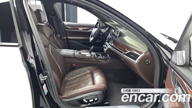BMW 7 Series (G11) 750Li xDrive Design Pure Excellence Prestige 2020 — фото 32