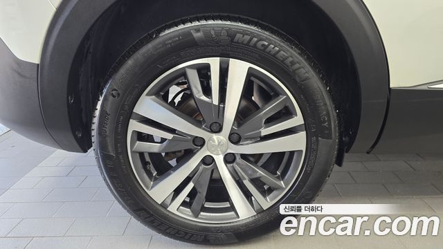 Peugeot 5008 (II) 1.2 Pure Tech Allure 2022 — фото 5