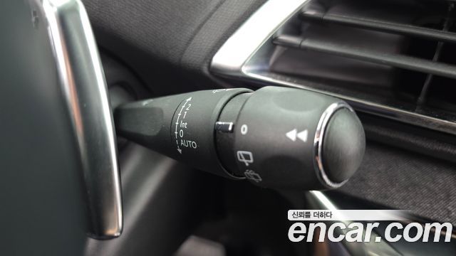 Peugeot 5008 (II) 1.2 Pure Tech Allure 2022 — фото 21