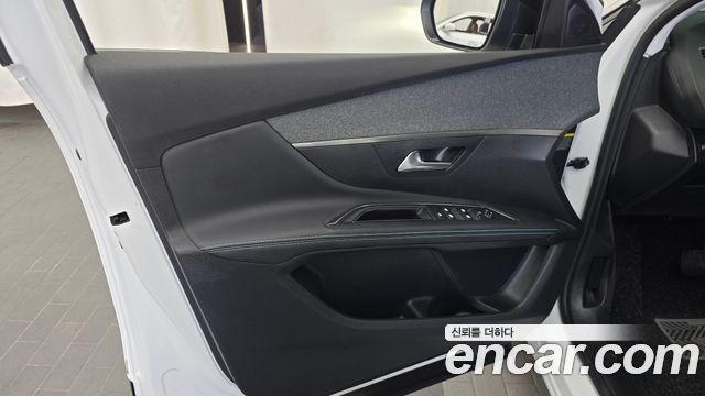 Peugeot 5008 (II) 1.2 Pure Tech Allure 2022 — фото 30