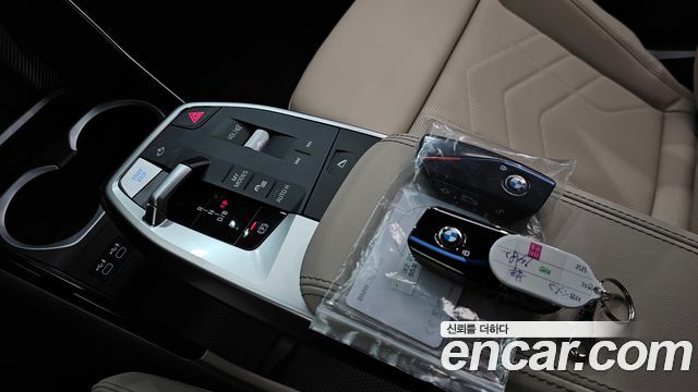 BMW iX2 (U10) eDrive 20 M Sport 2024 — фото 9