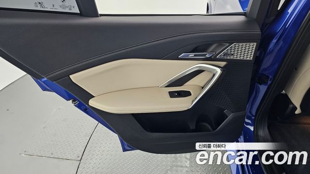 BMW iX2 (U10) eDrive 20 M Sport 2024 — фото 31