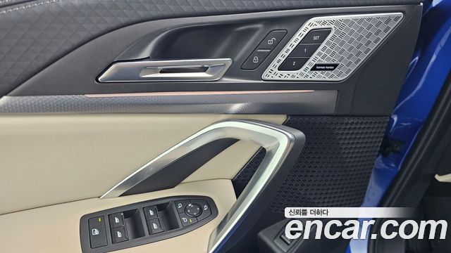 BMW iX2 (U10) eDrive 20 M Sport 2024 — фото 35