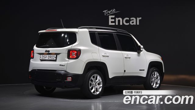Jeep Renegade 2.4 Longitude 2016 — фото 2