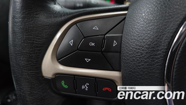 Jeep Renegade 2.4 Longitude 2016 — фото 18
