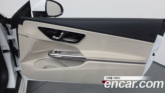 Mercedes-Benz CLE-Class (C236) CLE200 Cabriolet 2025 — фото 25
