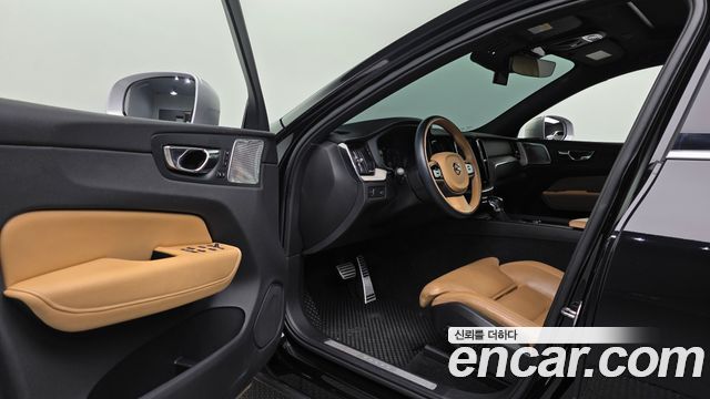 Volvo XC60 (II) T6 Inscription 2018 — фото 10
