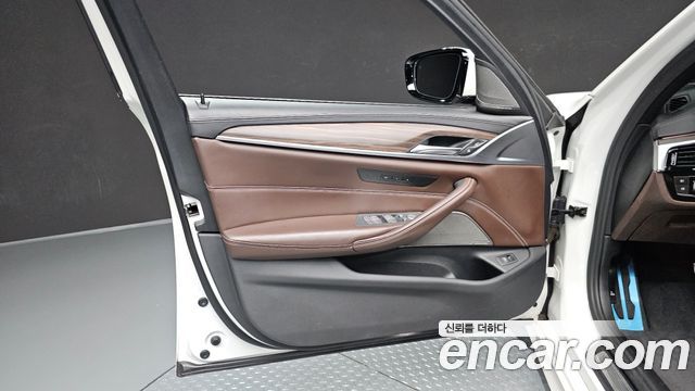 BMW 5 Series (G30) 520d M Sport Package Plus 2020 — фото 24