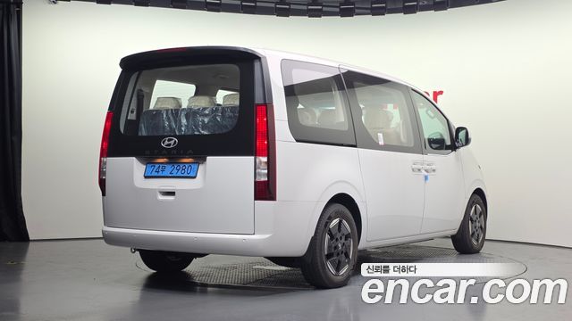 Hyundai Staria EV Tourer 11-Seater Modern 2027 — фото 2