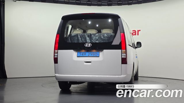 Hyundai Staria EV Tourer 11-Seater Modern 2027 — фото 4