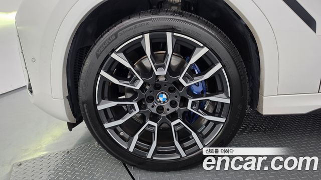 BMW X6 (G06) xDrive40i M Sport 2024 — фото 5