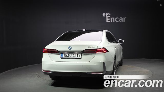 BMW 5 Series (G60) 530e 2025 — фото 4