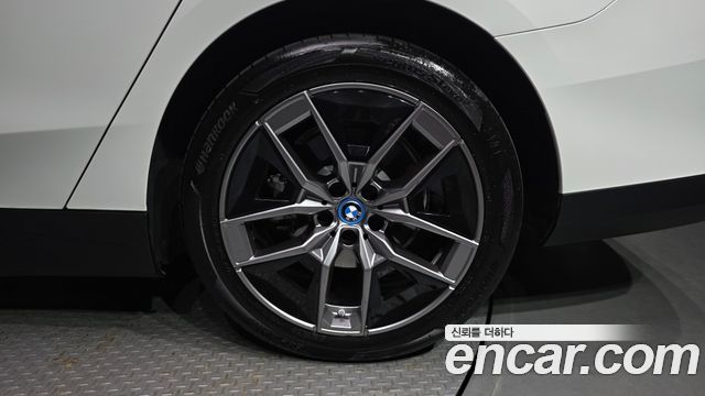 BMW 5 Series (G60) 530e 2025 — фото 21