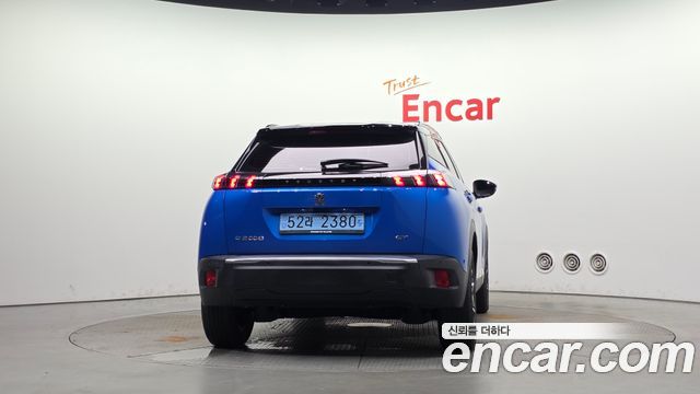 Peugeot e-2008 (II) EV GT 2023 — фото 4