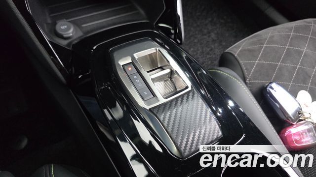 Peugeot e-2008 (II) EV GT 2023 — фото 9