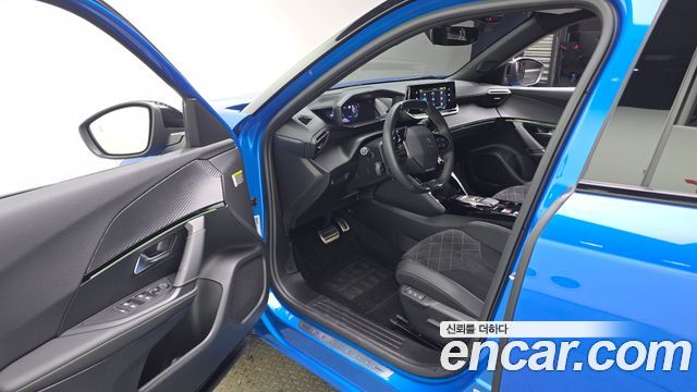 Peugeot e-2008 (II) EV GT 2023 — фото 10