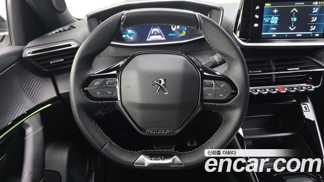 Peugeot e-2008 (II) EV GT 2023 — фото 14