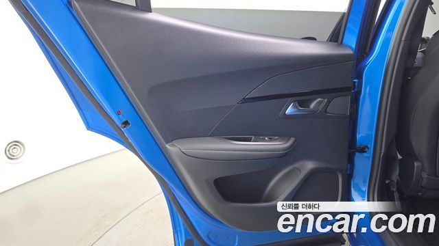 Peugeot e-2008 (II) EV GT 2023 — фото 25